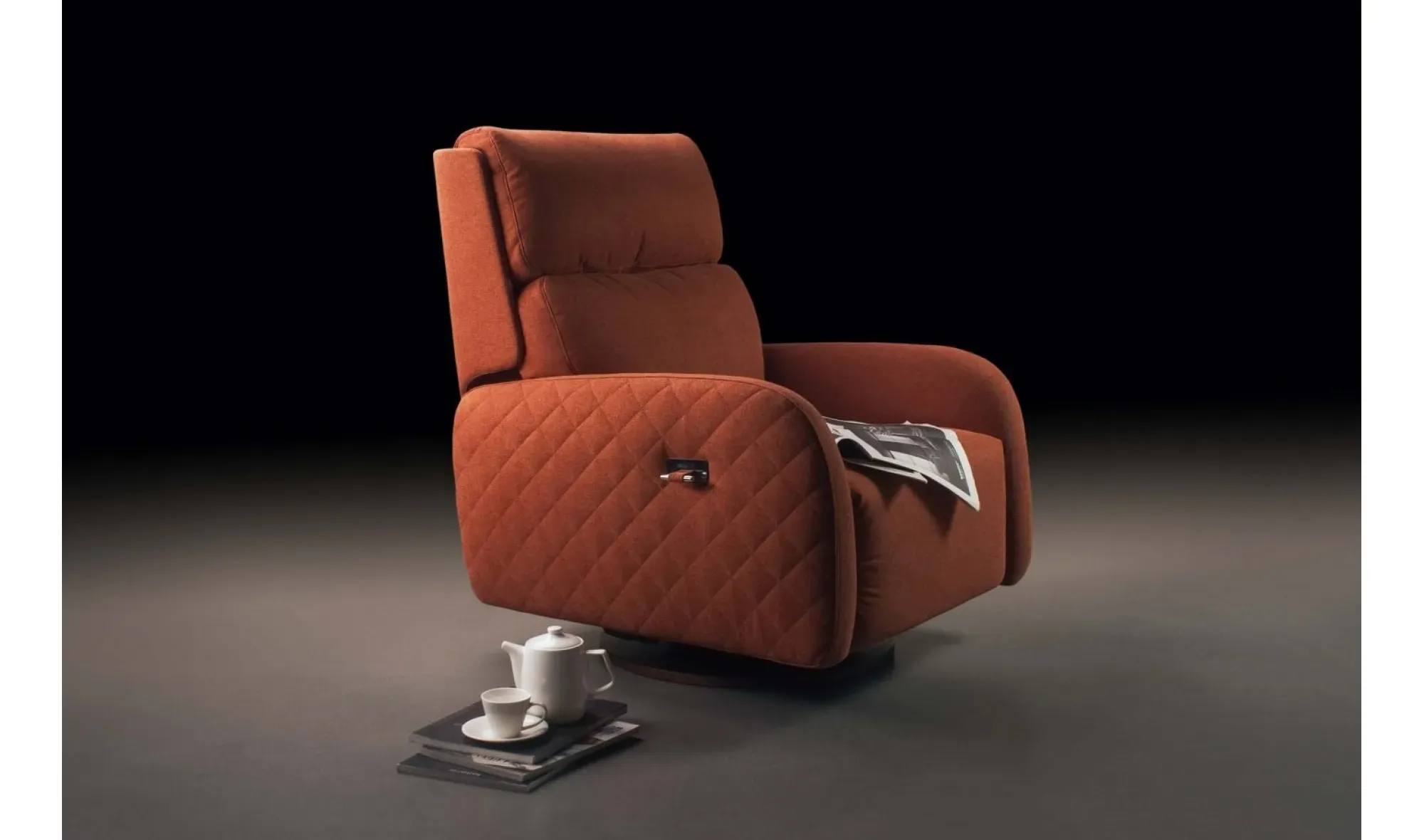 Bossco Bej Sallanır Döner Motorlu TV Koltuğu, konforlu ve ergonomik bir dinlenme alanı sunar.